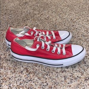 Women’s 7 Red Converse hardly worn